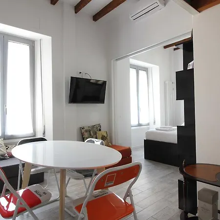 Italianway-canonica 34 Daire *